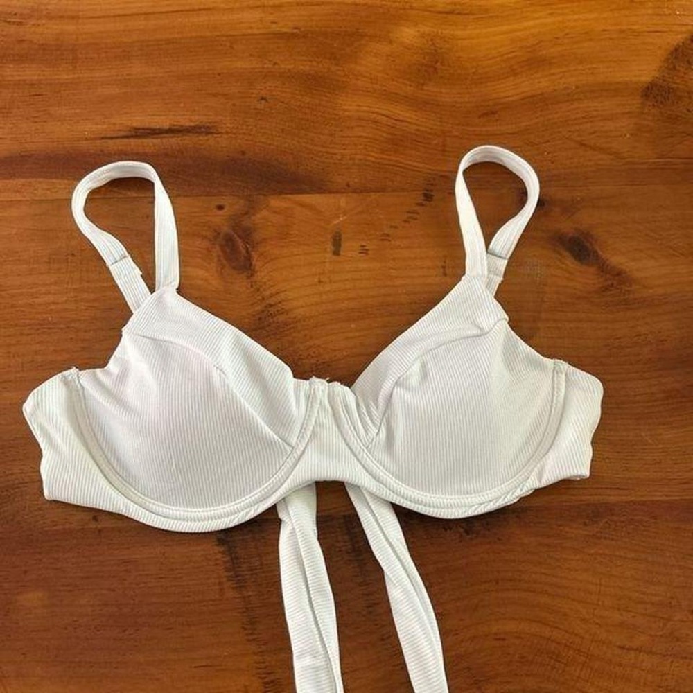 Zaful White Ribbed‎ Bikini Top. Size 4.